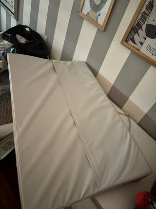 Colchoneta cambiador con medidor