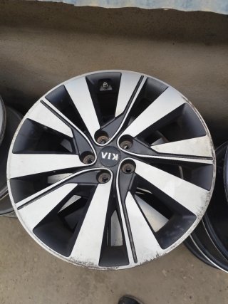 4 Llantas Kia 18  muy bonitas