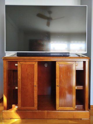 Mueble de salón de madera antiguo