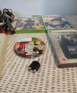 Xbox 360 con 2 mandos y juegos VER TODO LEER!