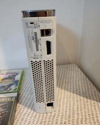 Xbox 360 con 2 mandos y juegos VER TODO LEER!