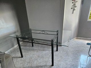 Mesa de salón cristal y metal