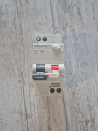Interruptor Automático Diferencial Schneider C10