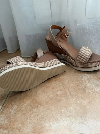 Cuñas cómodas en tonos marrones, talla 39