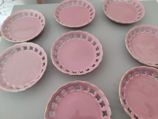 Platitos de porcelana dorados (9cm)