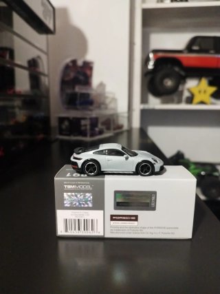 Mini GT Porsche 911 Dakar Ice Gray