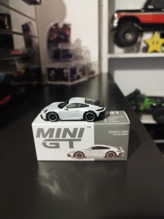 Mini GT Porsche 911 Dakar Ice Gray