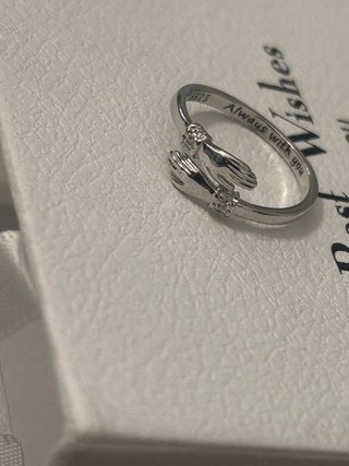 Anello abbraccio mani Argento 925 Regolabile