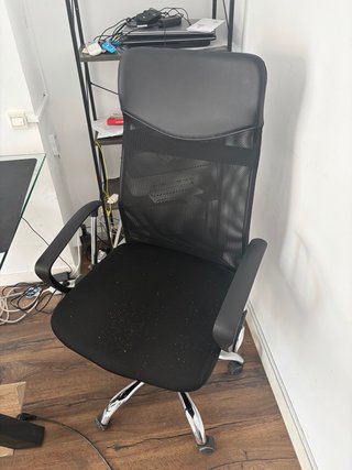 Silla de oficina negra