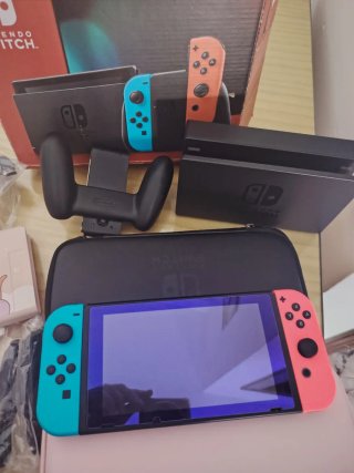 Nintendo Switch con tutto il necessario