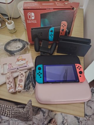 Nintendo Switch con tutto il necessario