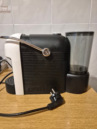Cafetera Lavazza Joli Evo Cápsulas Nueva