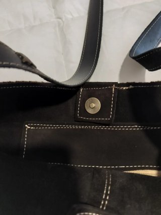 Bolso de cuero con flecos