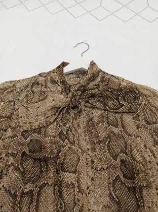Camisa H&M Gasa Estampado Serpiente