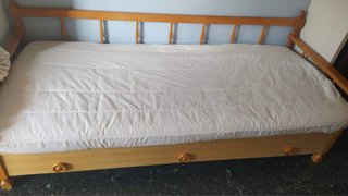 Sofá cama madera y tela con colchones