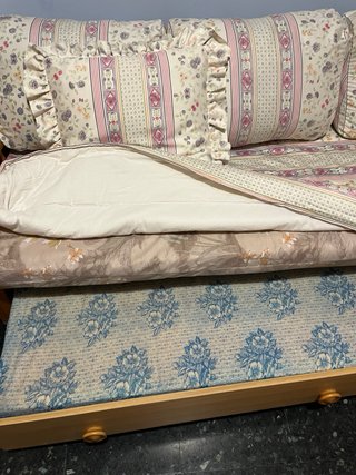 Sofá cama madera y tela con colchones