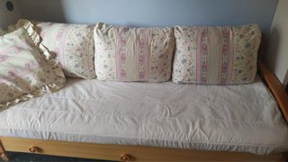 Sofá cama madera y tela con colchones