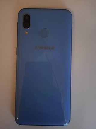 SAMSUNG A40