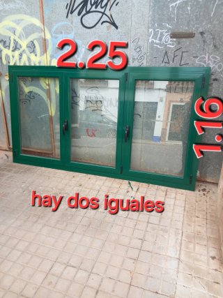 Ventana marrón doble cristal