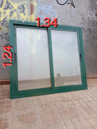 Ventana marrón doble cristal