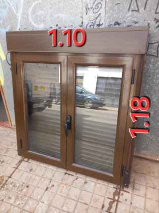 Ventana marrón doble cristal