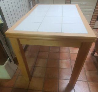 Mesa de cocina madera y cerámica