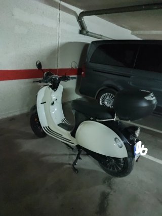 Moto Quazzar E-Divine Plus Blanca/Negra