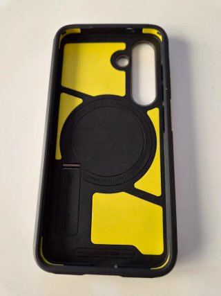 Funda Spigen Tough Armor Galaxy S25