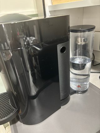 Cafetera Nespresso Vertuo Plus Negra