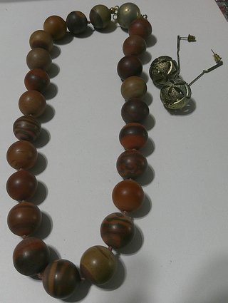 Collana e orecchini diaspro opaco