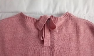 Jersey rosa con lazada