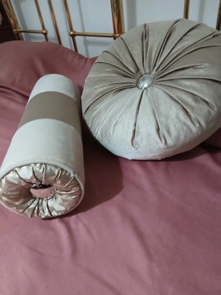 Coppia Cuscini Rotondi Dorati