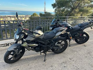 Benelli BN125 Naked Gris/Amarillo