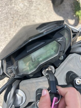 Benelli BN125 Naked Gris/Amarillo