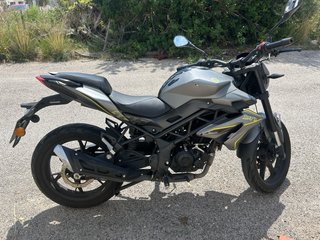 Benelli BN125 Naked Gris/Amarillo