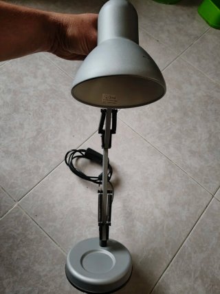 Lámpara flexo escritorio metal y plástico