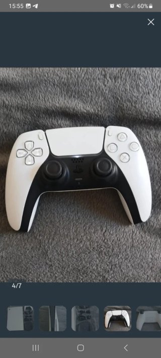 Playstation 5 con controller e 2 giochi