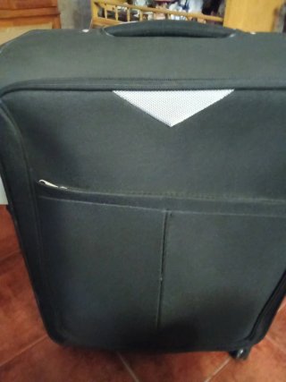 Maleta de viaje negra