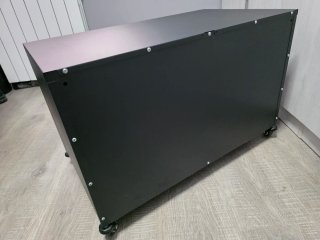 Mueble TV de acero negro con ruedas