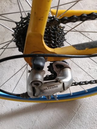 Bicicleta BH Carretera Fixed Amarilla