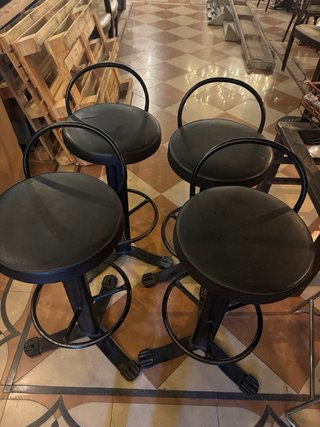Juego de 4 Sillas Altas Negras
