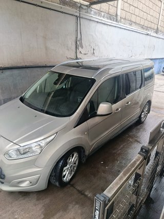 Ford Grand Tourneo Connec 2015