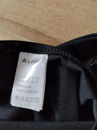 Bañador negro con tirantes ajustables