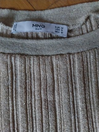 Camiseta Mango glitter dorado