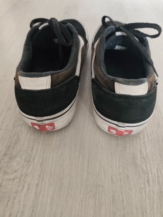 Zapatillas Vans Negras y Marrones