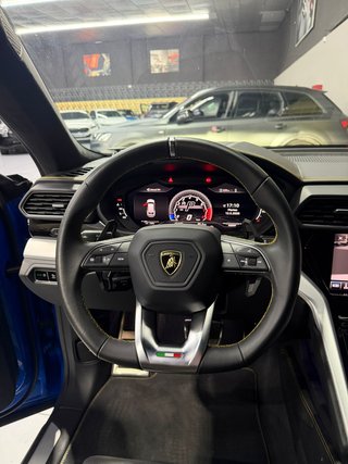 Lamborghini Urus 2021