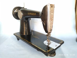Máquina de coser Singer 201