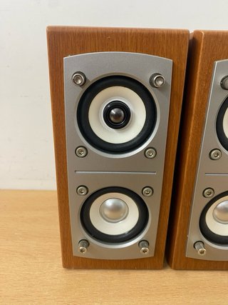 Altavoces Yamaha NX-430P Marrones y Plateados