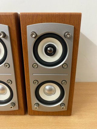 Altavoces Yamaha NX-430P Marrones y Plateados
