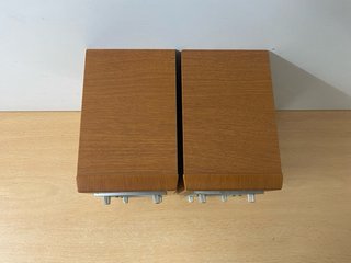 Altavoces Yamaha NX-430P Marrones y Plateados